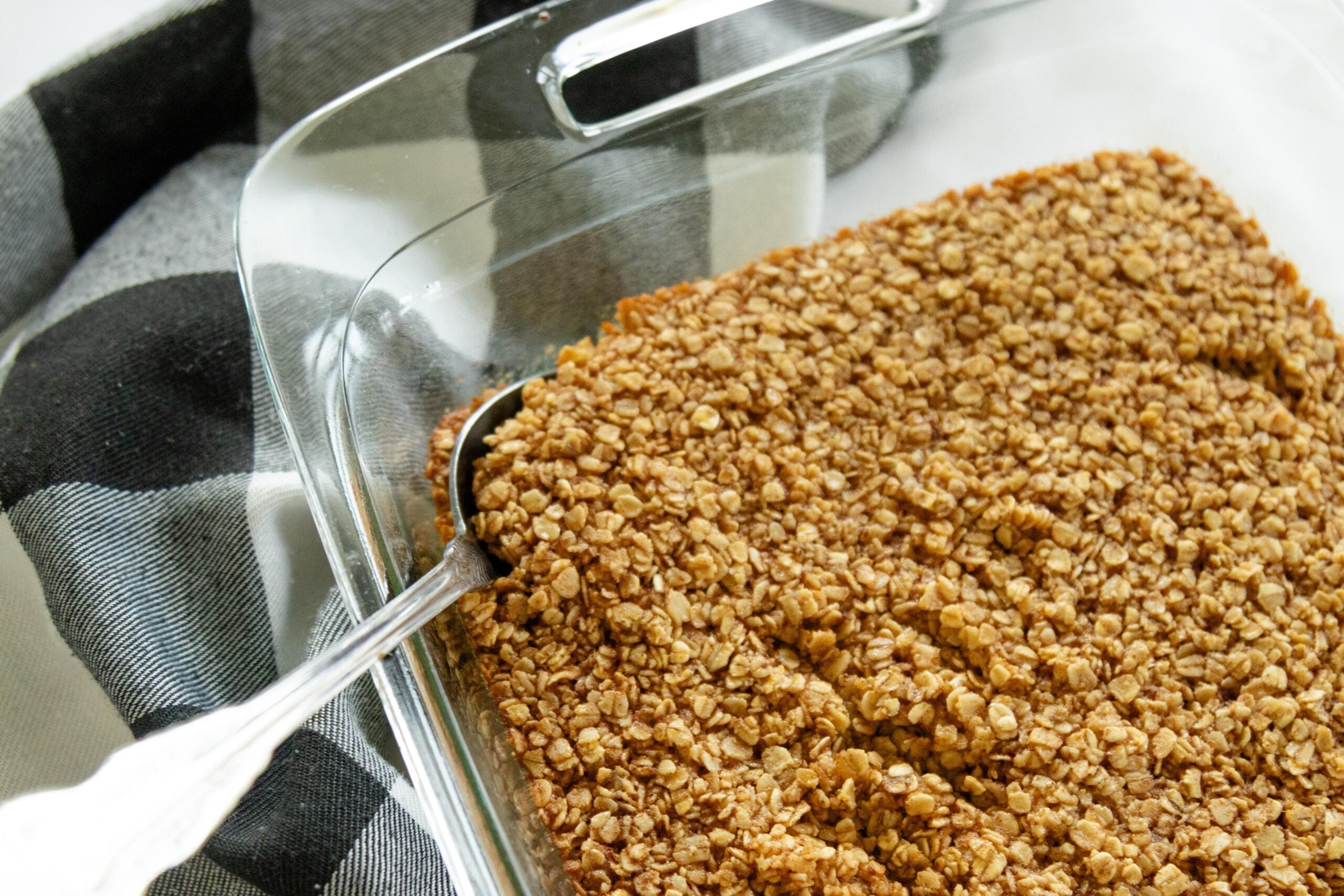 freshly baked oatmeal