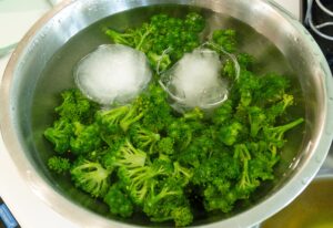 How to Blanch Broccoli - A Simple Guide to Freezing Broccoli - Small