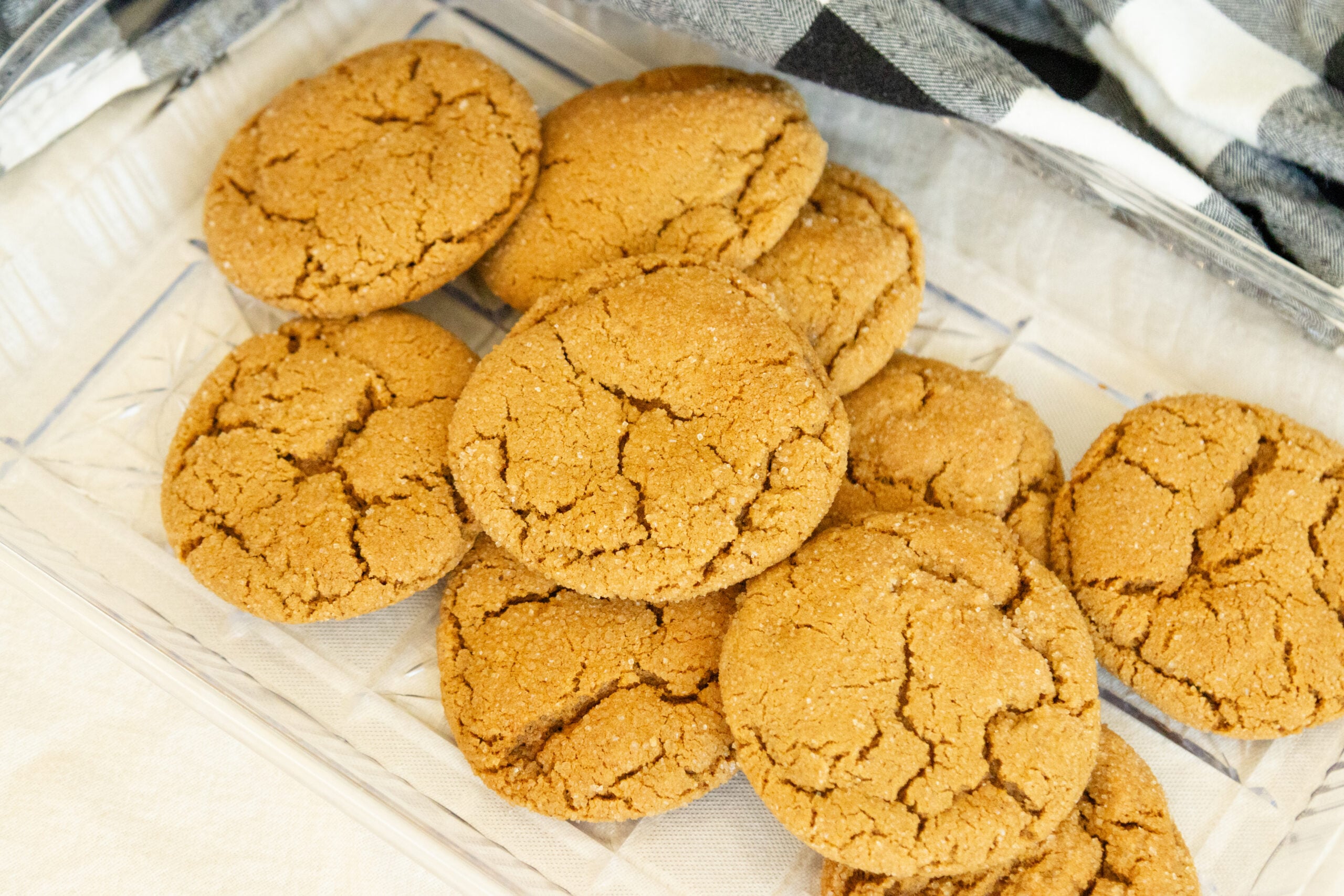 a tray of molasses cookies