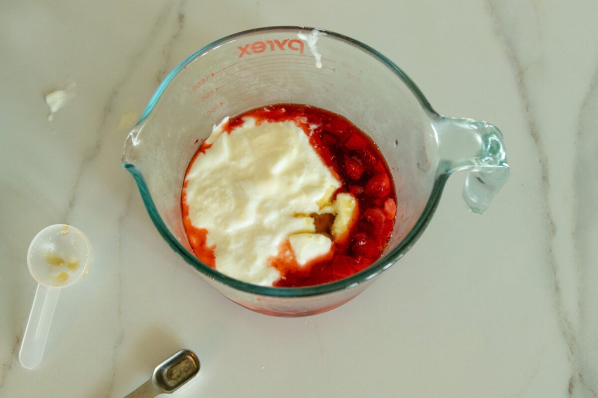 inrgedients for popsicles in a bowl