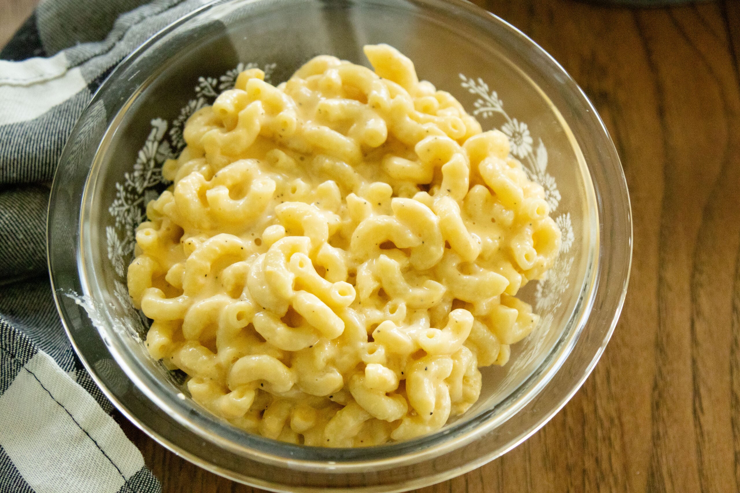 macaroni and cheese in a dish
